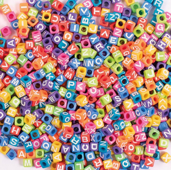 Playbox - Kunststoffperlen Buchstaben bunt 7 x 7 mm 300 Stk.